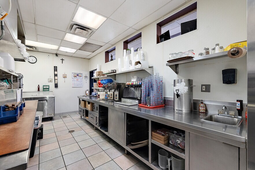 More Photos Of 37116 S Groesbeck Hwy, Clinton Township Restaurant For Sale