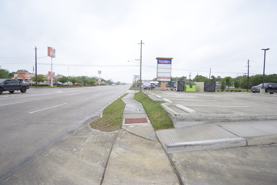 More Photos Of 1112 W Spencer Hwy, La Porte Storefront Retail Office For Lease