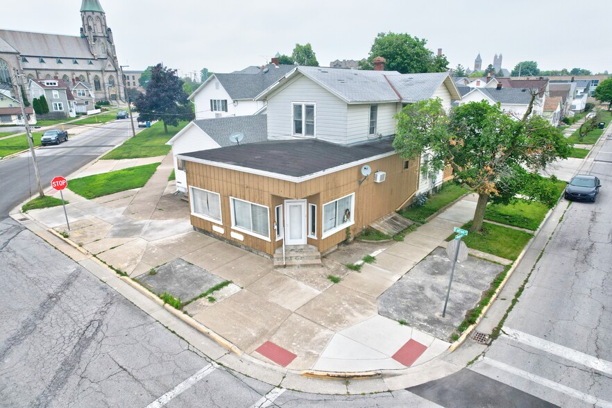 Primary Photo Of 534 Fulton St, Sandusky Storefront Retail Residential For Sale