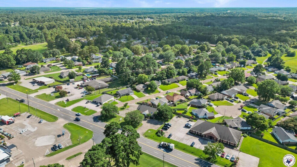 More Photos Of 901 N Kings Hwy, Wake Village Healthcare For Sale