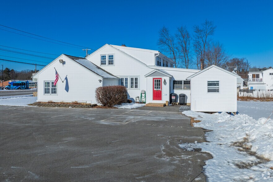 More Photos Of 1565 Lakeview Ave, Dracut Office For Sale