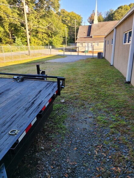 More Photos Of 117 Buford Dr, Lawrenceville Freestanding For Sale