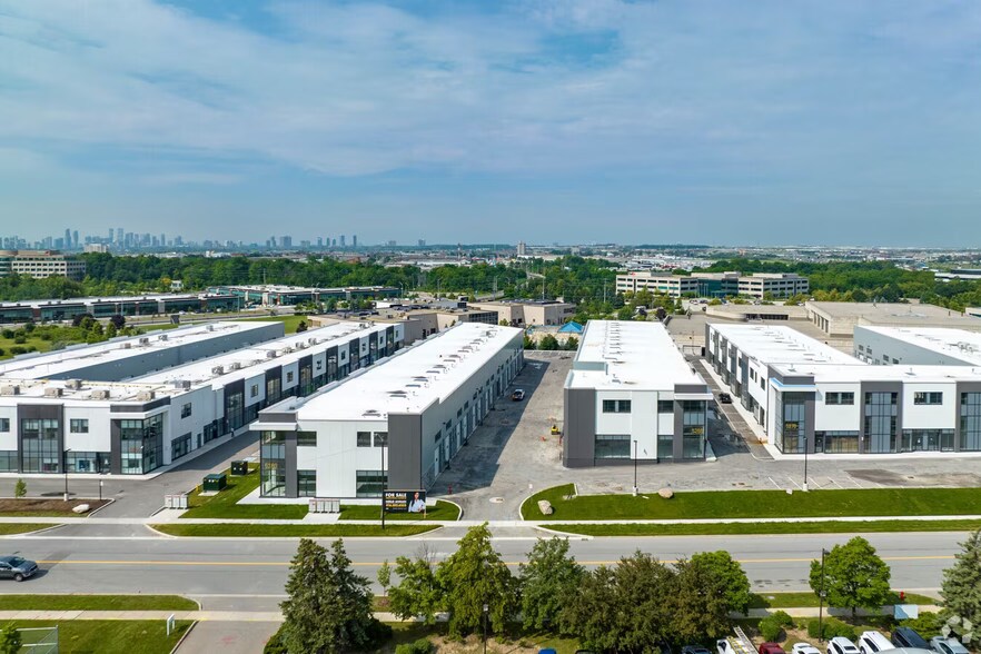 More Photos Of 5266 Solar Dr, Mississauga Manufacturing For Lease