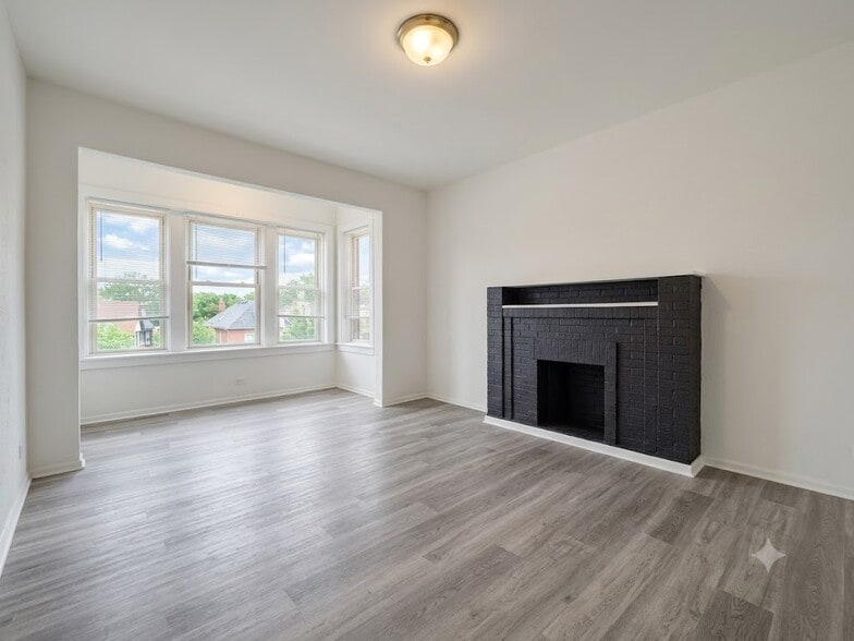 More Photos Of 5322 W Washington Ave, Chicago Apartments For Sale