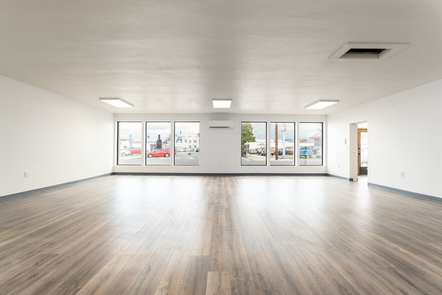 More Photos Of 315 State St, Sedro Woolley Storefront For Sale