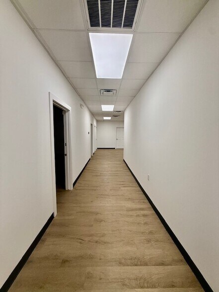 More Photos Of 12971 Westheimer Rd, Houston Freestanding For Lease