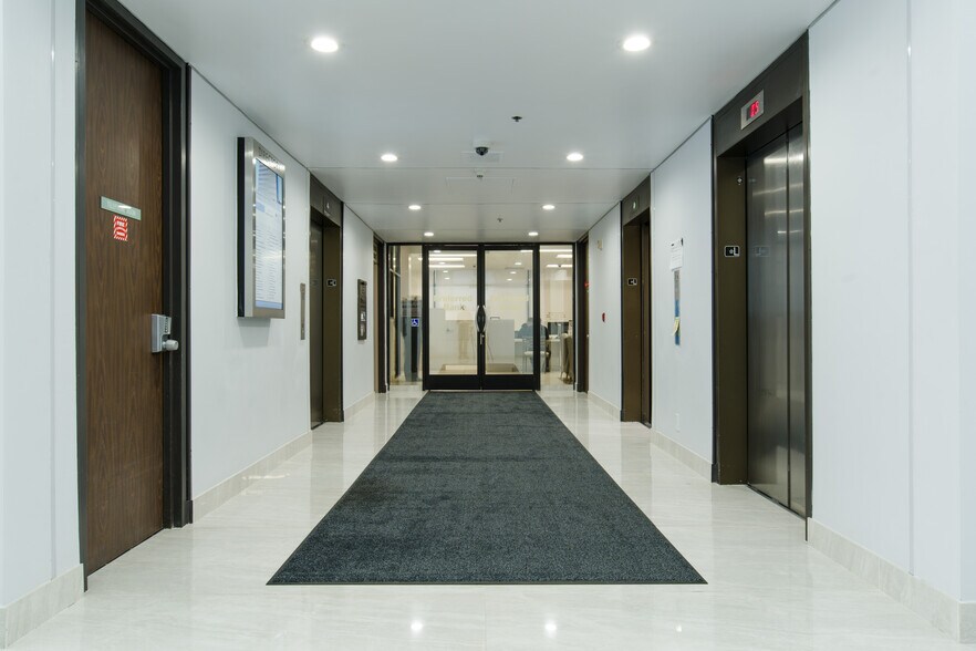More Photos Of 18321 Ventura Blvd, Tarzana Office For Lease