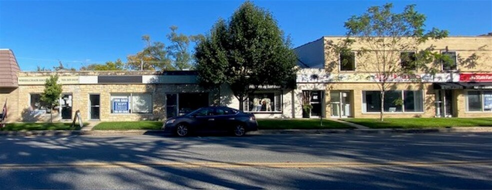 More Photos Of 635-643 S La Grange Rd, La Grange Storefront For Sale