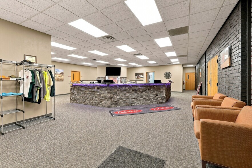 More Photos Of 2321 W Grand Ave, Wisconsin Rapids Office For Sale