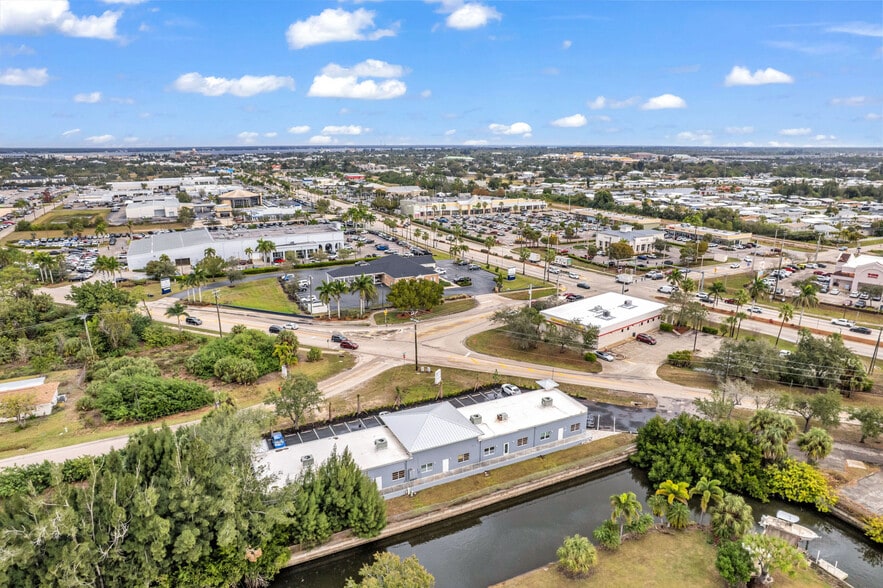 More Photos Of 2421 Shreve St, Punta Gorda Office For Lease