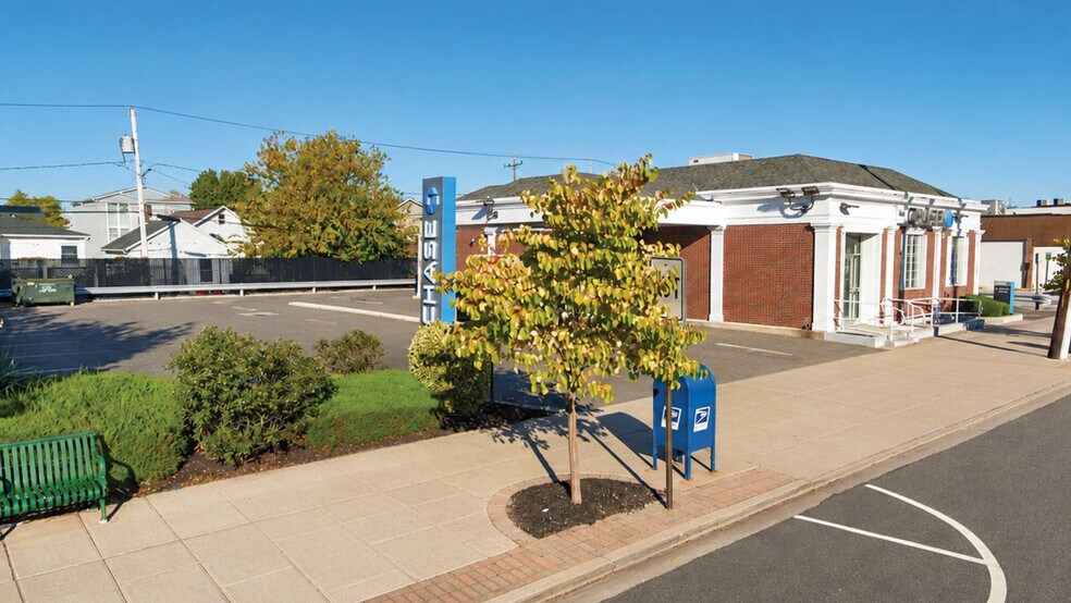 More Photos Of 212 Long Beach Rd, Island Park Bank For Sale