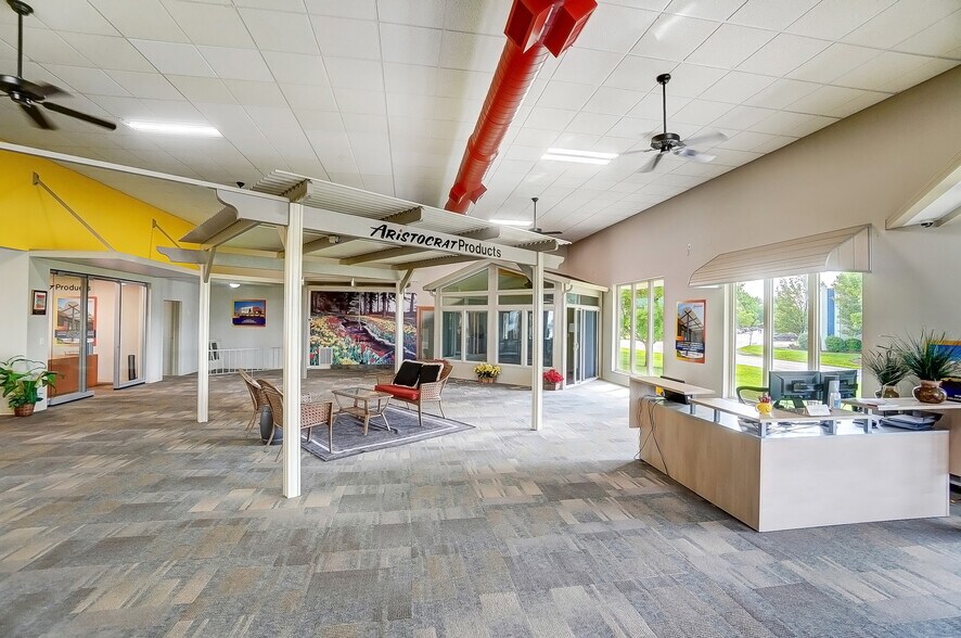 More Photos Of 4745 Wadsworth Rd, Dayton Warehouse For Lease