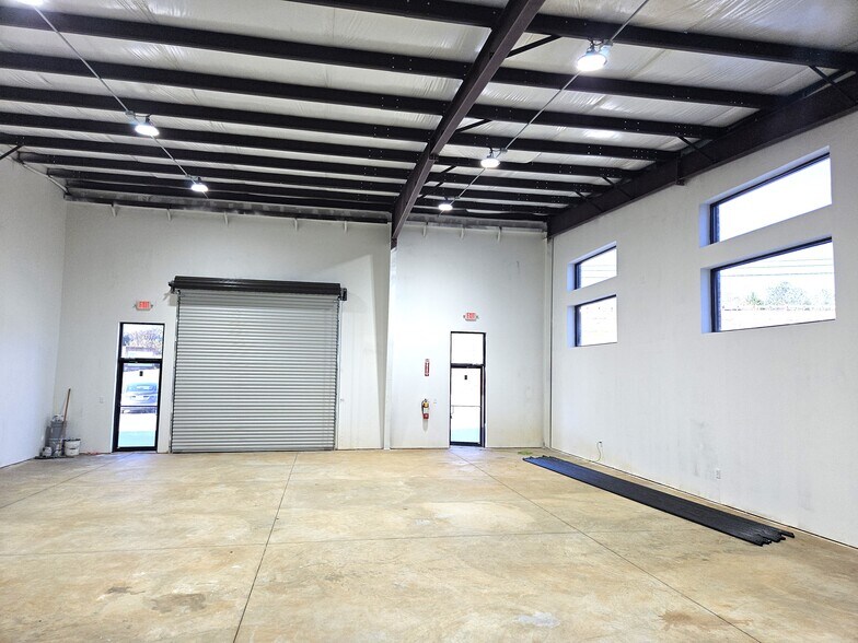 More Photos Of 4810 Wages Way, Sugar Hill Warehouse For Lease