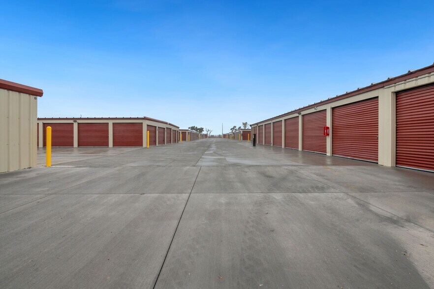 More Photos Of 1919 Wyott Dr, Cheyenne Self Storage For Sale