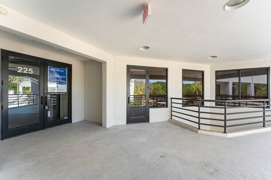 More Photos Of 7820-7860 Glades Rd, Boca Raton Office For Lease
