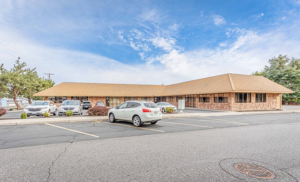 More Photos Of 100 N Fruitland St, Kennewick Office For Lease