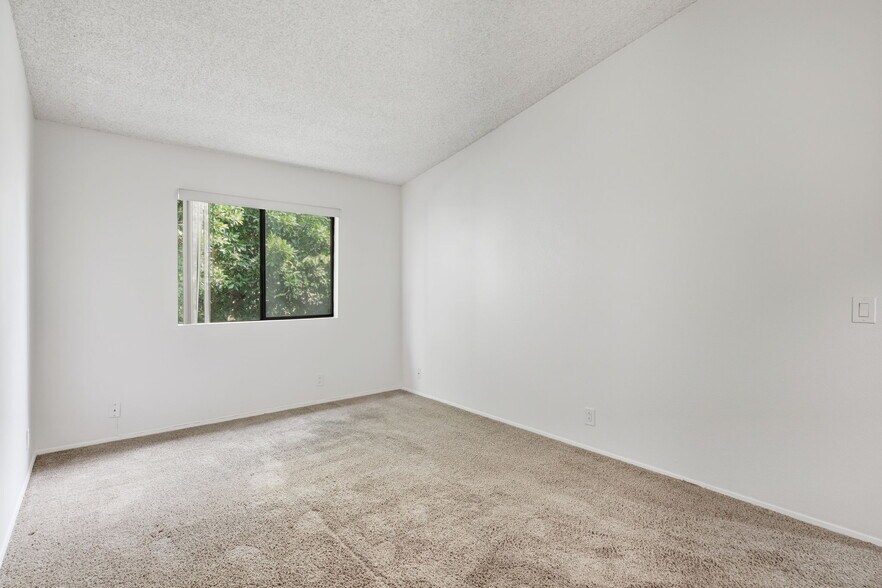 More Photos Of 4583-4585 36th St, San Diego Apartments For Sale