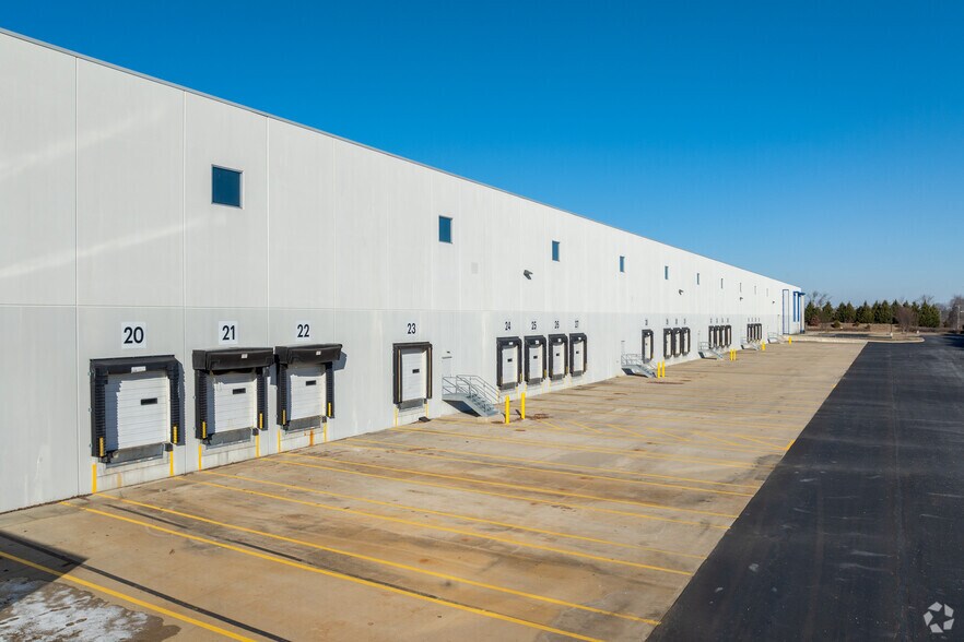 More Photos Of 2 Gateway Blvd, Pedricktown Distribution For Lease