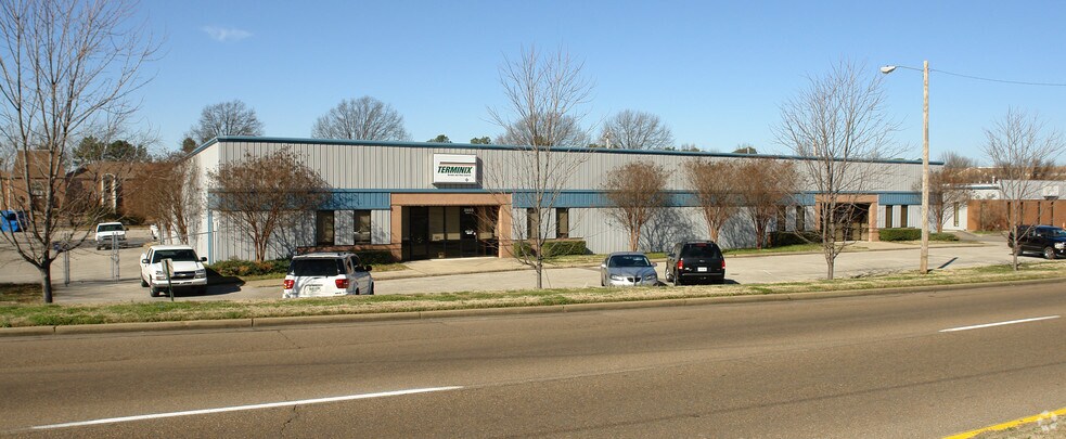 More Photos Of 3955 Whitebrook Dr, Memphis Light Distribution For Sale