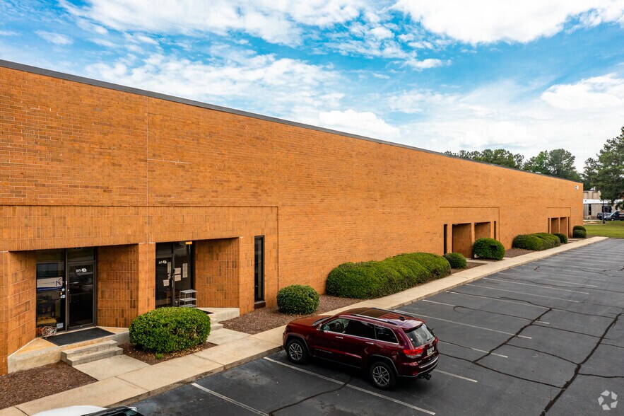 More Photos Of 105 Bucknell Ct SW, Atlanta Warehouse For Lease