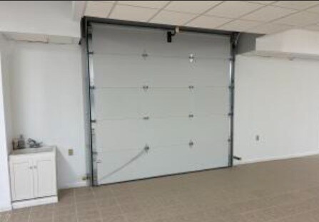 More Photos Of 3100 SW 9th Ave, Watertown Showroom For Lease