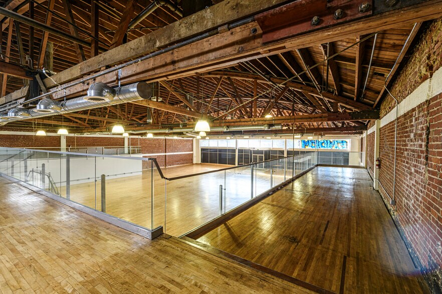 More Photos Of 1207 E Washington Blvd, Los Angeles Showroom For Lease