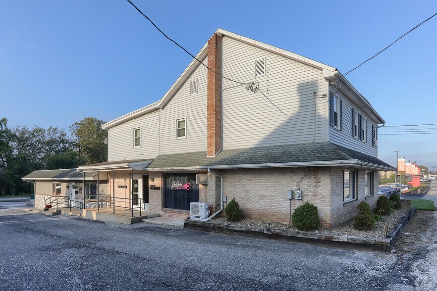 More Photos Of 2234 Cumberland St, Lebanon Storefront Retail Residential For Sale