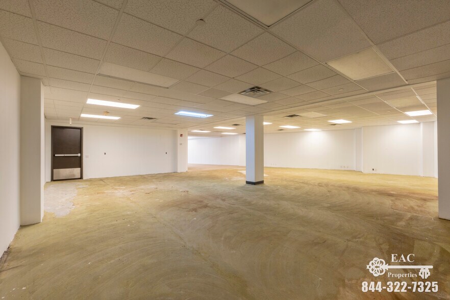 More Photos Of 48 Westport Ave, Norwalk Supermarket For Lease