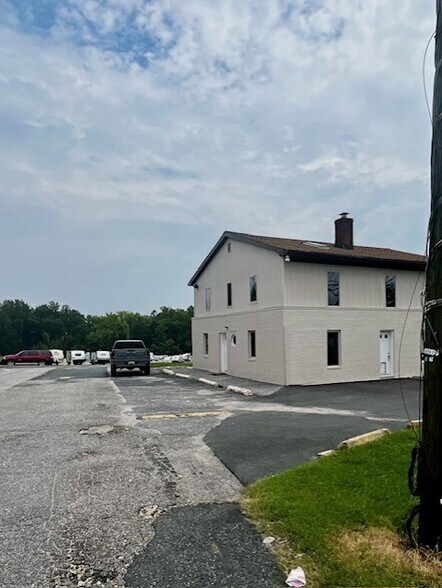 More Photos Of 8315 Belair Rd, Nottingham Office For Lease