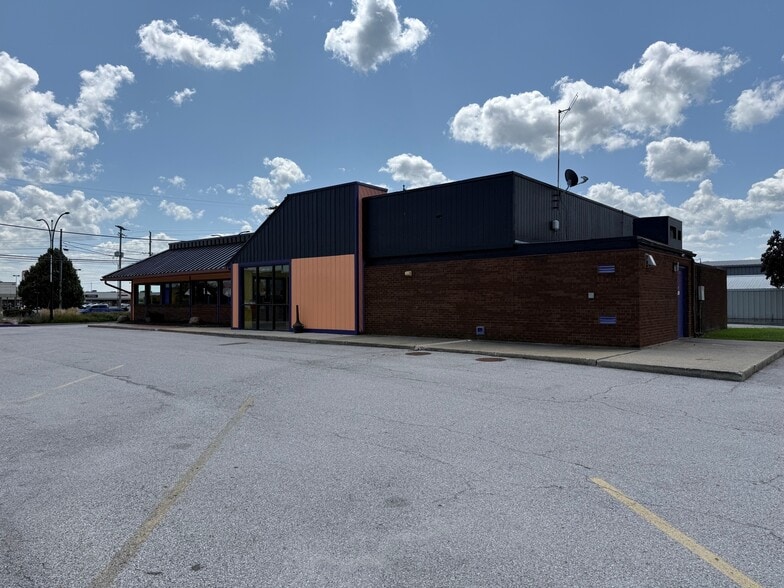 More Photos Of 408 Sagamore Pky N, Lafayette Fast Food For Lease