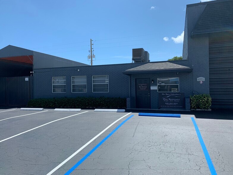 More Photos Of 560 NE 26th Ct, Pompano Beach Warehouse For Lease