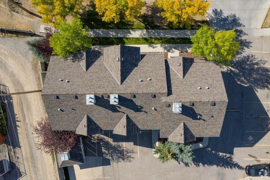 More Photos Of 90 Erin Woods Crt SE, Calgary Storefront For Sale