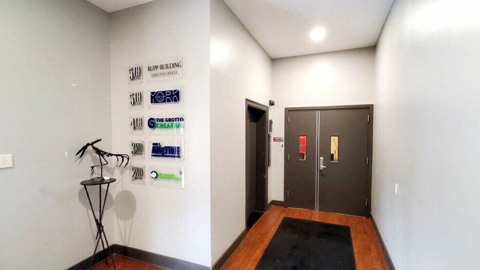 More Photos Of 2 W Market St, York Office For Lease