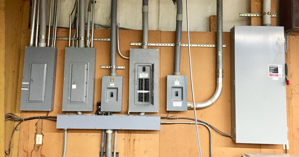 More Photos Of 711 NW 3rd St, Corvallis Research And Development For Lease