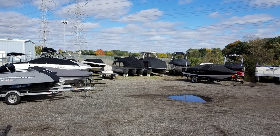 More Photos Of 2101 Route 176, Prairie Grove Showroom For Sale