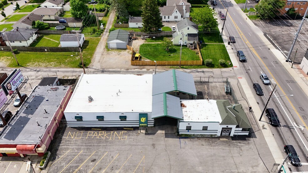 More Photos Of 3143 E Main St, Columbus Freestanding For Sale