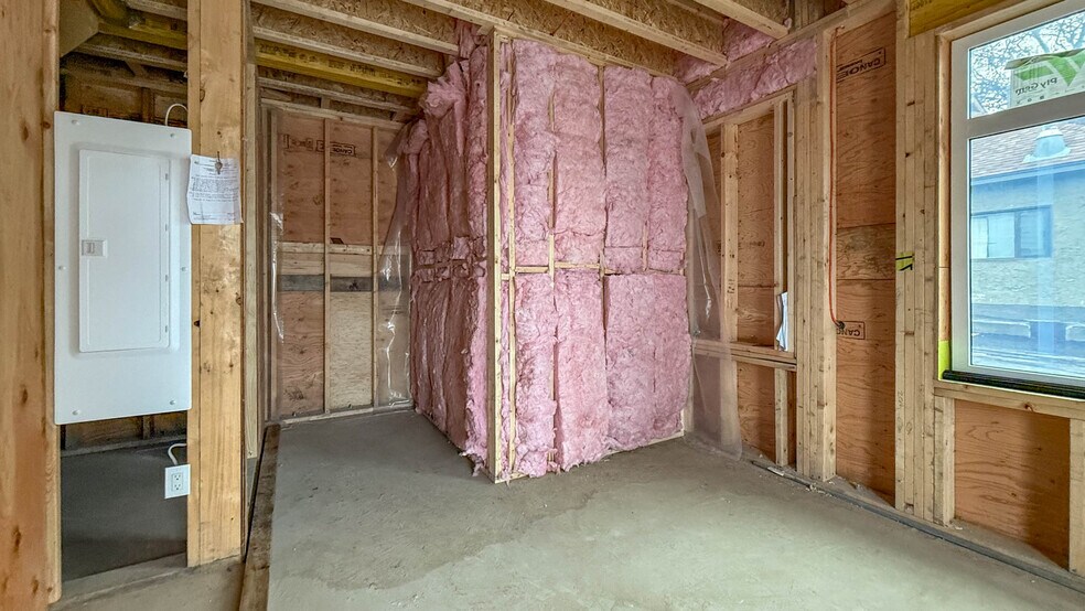 More Photos Of 704 Cliff St, Enderby Office For Lease