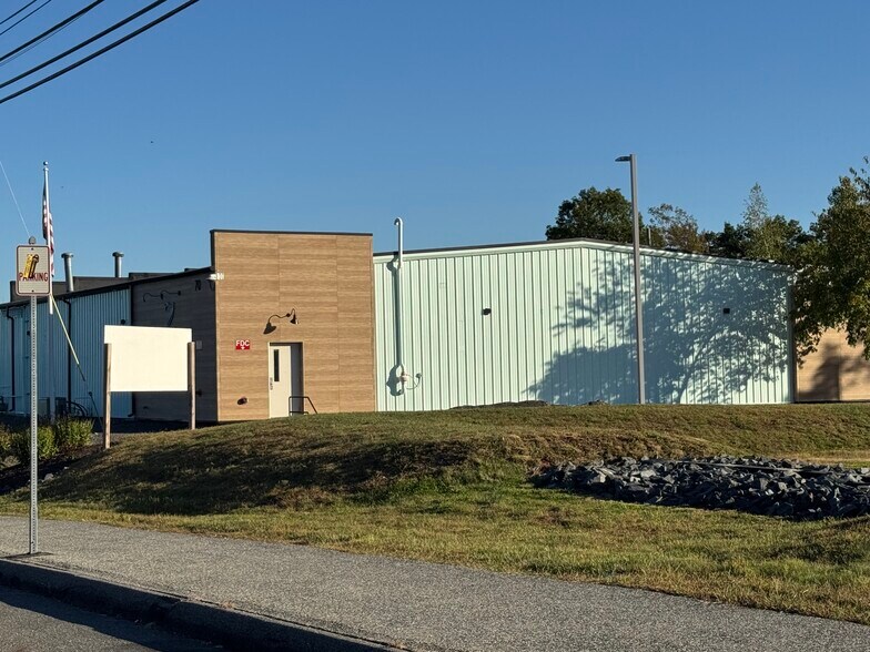 More Photos Of 70 Frank Mossberg Dr, Attleboro Warehouse For Lease