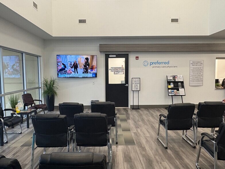 More Photos Of 80 Matthew Dr, Uniontown Medical For Lease