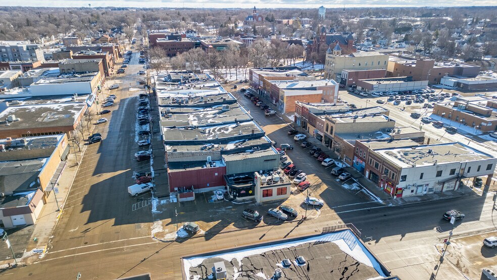 More Photos Of 105 S Oak Ave, Owatonna Freestanding For Lease