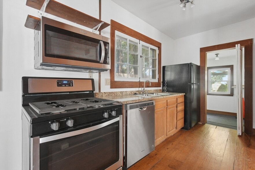 More Photos Of 54 E Whittier St, Columbus Medical For Lease