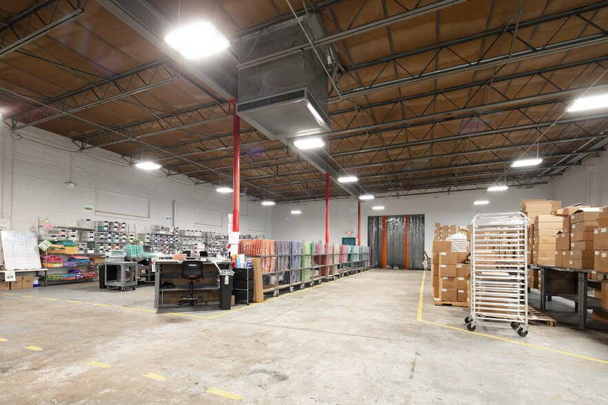 More Photos Of 330 Midland Pl, Lexington Warehouse For Lease