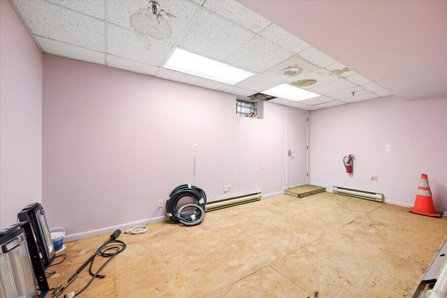 More Photos Of 762 US HIGHWAY 202/206, Bridgewater Medical For Lease