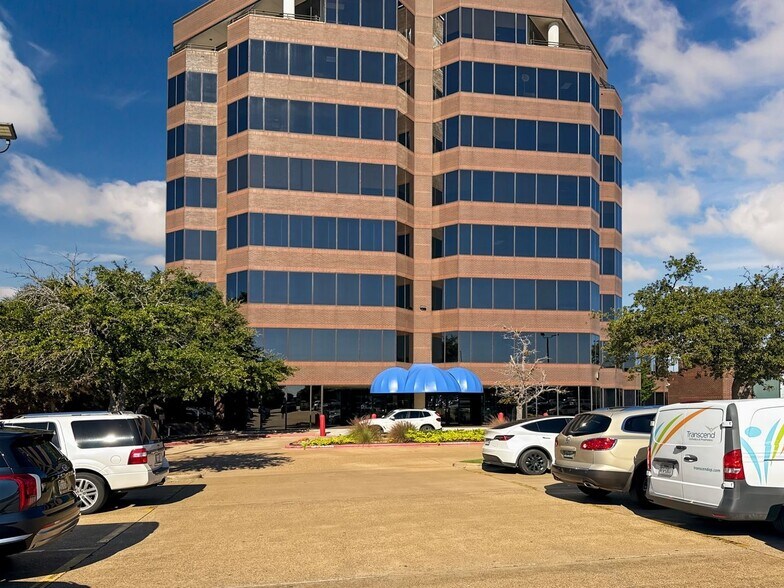 More Photos Of 1716 Briarcrest Dr, Bryan Coworking Space