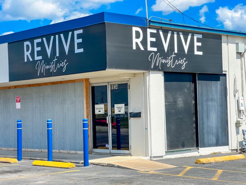 More Photos Of 8934 Broadway St, San Antonio Freestanding For Lease