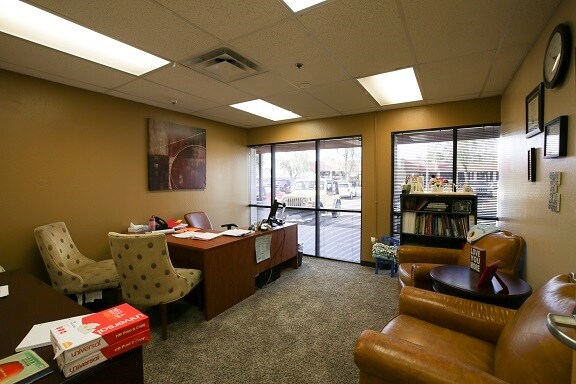 More Photos Of 5050 N 19th Ave, Phoenix Schools For Lease