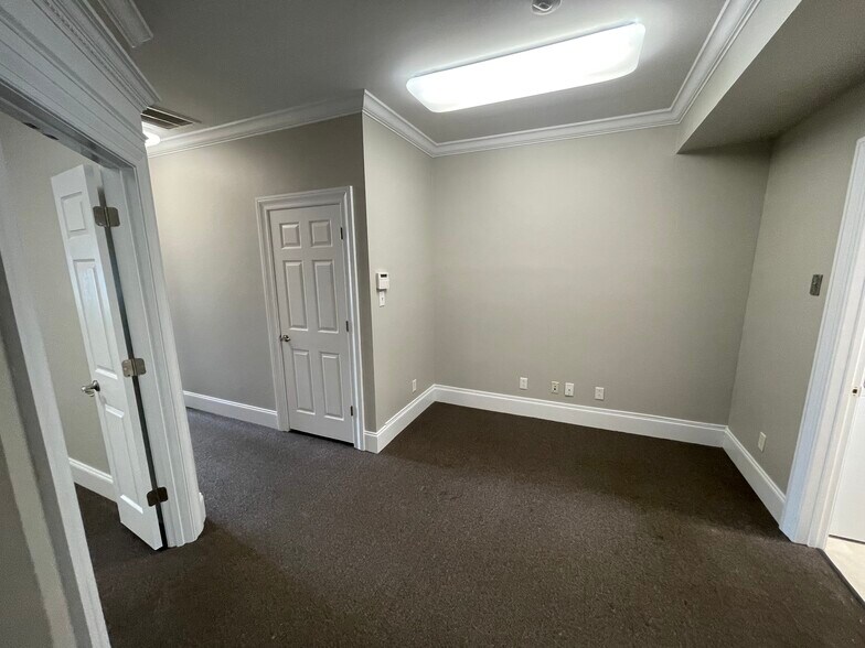 More Photos Of 2719 Graves Dr, Goldsboro Office For Lease