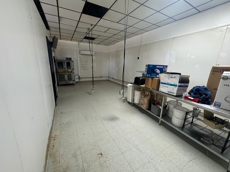 More Photos Of 3701 Southwest Blvd, Fort Worth Restaurant For Lease