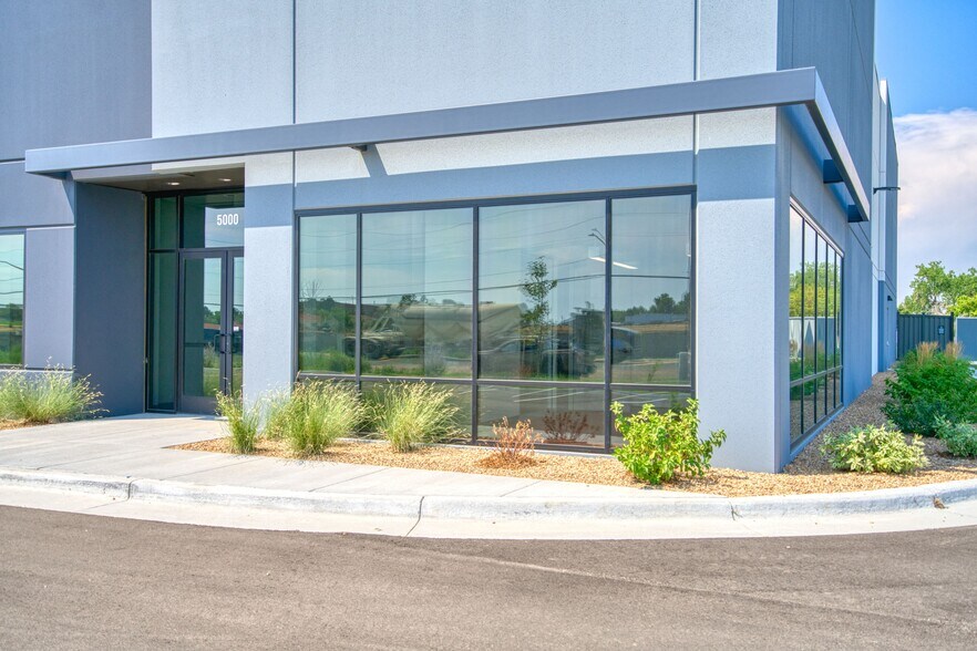 More Photos Of 8705 Rosemary St, Commerce City Warehouse For Lease