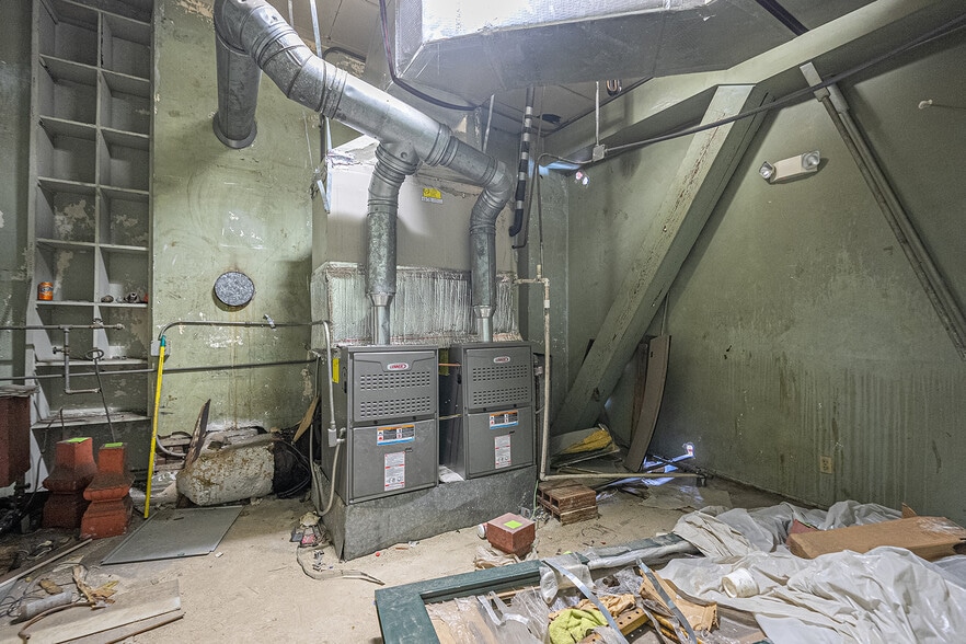 More Photos Of 100 E Bay St, Savannah Lodge Meeting Hall For Sale